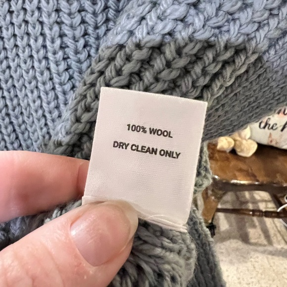 NWT One by One IXI 100% wool pullover sweater - Picture 7 of 8